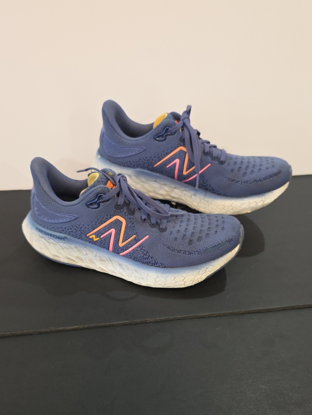 New Balance Fresh Foam 1080 Women's Lavender Blue Sneakers Pink Accent Size 8.5